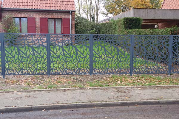 Création et installation de clôtures sur-mesure à Douai